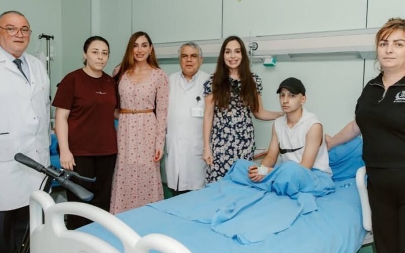 Leyla və Arzu Əliyevalar Milli Onkologiya Mərkəzində olublar