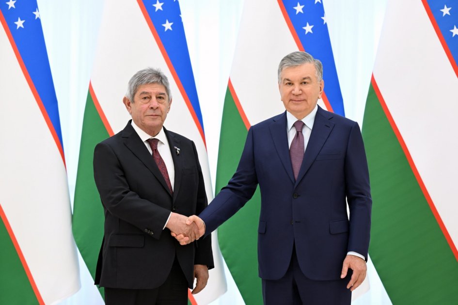 Özbəkistan Prezidenti Şavkat Mirziyoyev Azərbaycan səfiri Hüseyn Hüseynovü «Mehnat şuhrəti» ordeni ilə təltif etdi