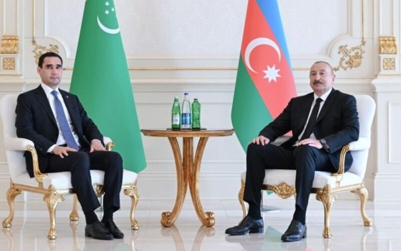 Prezident İlham Əliyevin Türkmənistan Prezidenti ilə təkbətək görüşü olub