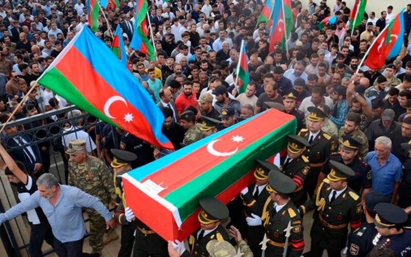 Prezident şəhid hərbçiləri təltif edib: SİYAHI