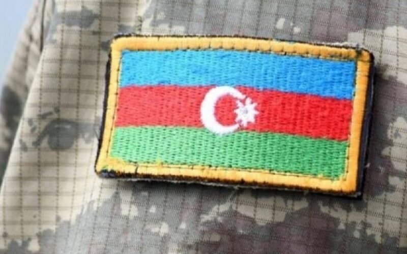 İlham Əliyev Müdafiə Nazirliyinin hərbi qulluqçularını təltif edib: SİYAHI