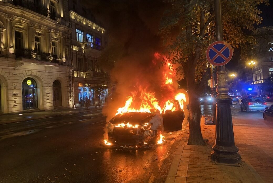 Car Catches Fire in Central Baku at Night