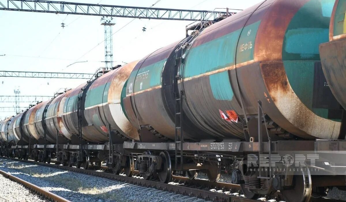Азербайджан отправил в Армению новые нефтепродукты и транзитные грузы