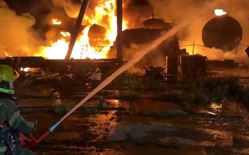 Russia: Azot Plant and Oil Depot on Fire, Explosions Throughout the Night