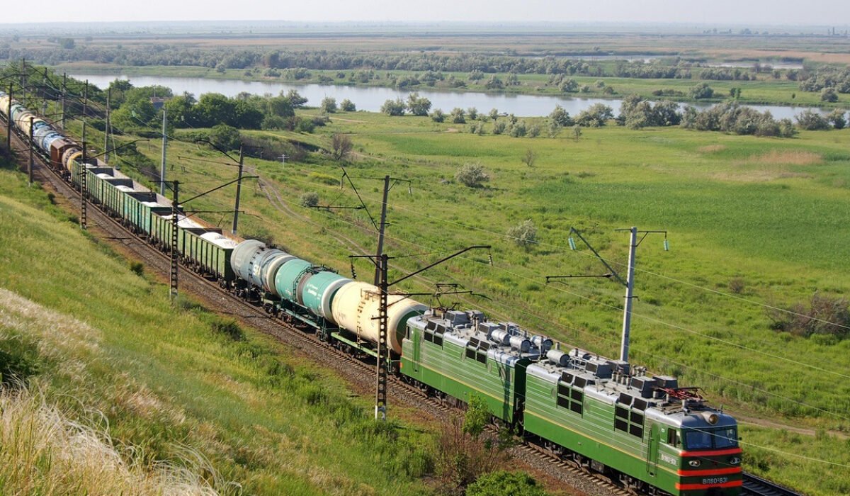 Azərbaycan Ukraynaya 40 ton elektrik avadanlığı göndərib