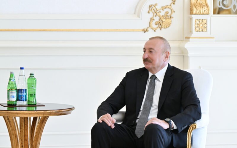 Ильхам Алиев принял премьер-министра Палестины