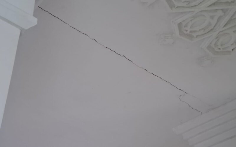 Kiyevdə raket hücumu: Azərbaycan səfirliyinin binasına ziyan dəyib