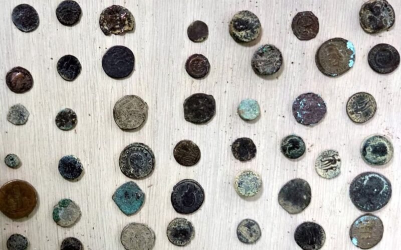 В Израиле в одном доме нашли тысячи древних исторических предметов
