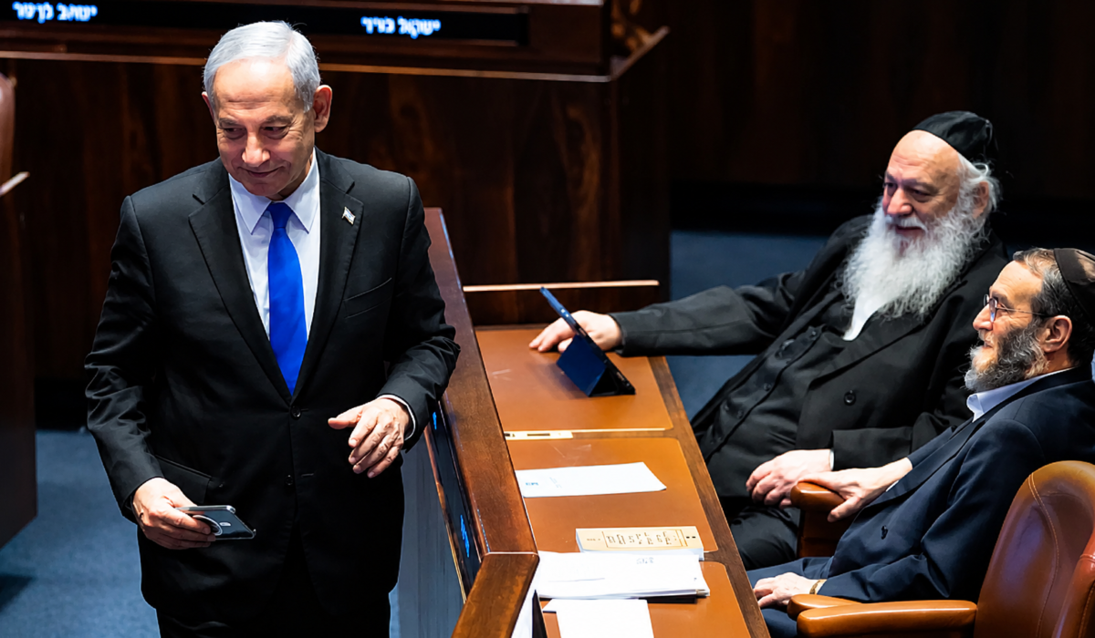 Knesset passes Torah study basic law bill on first reading, 63 to 53