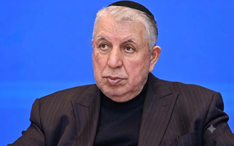 Ilham Aliyev awards Milikh Yevdayev a high state order