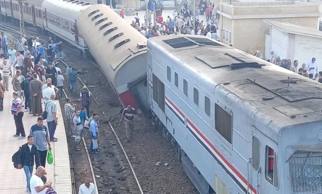 Train derails in Egypt: 16 injured