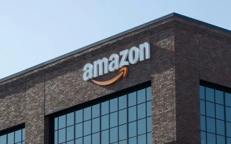 Иран заявил о ракетном ударе по центру обработки данных Amazon