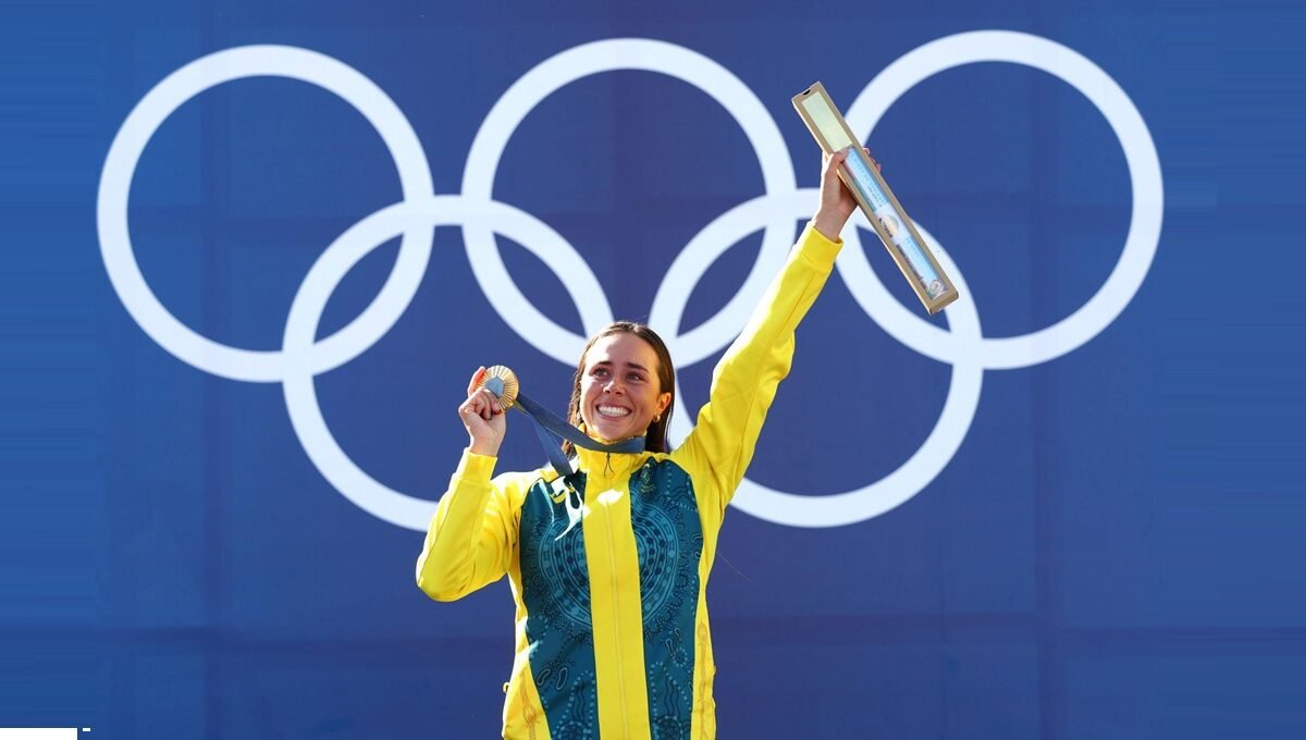 Noemie Fox competing in a canoe slalom event