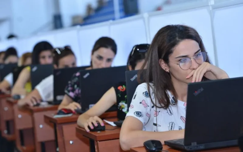 Direktorların işə qəbulu üçün sənəd qəbulu uzadılıb