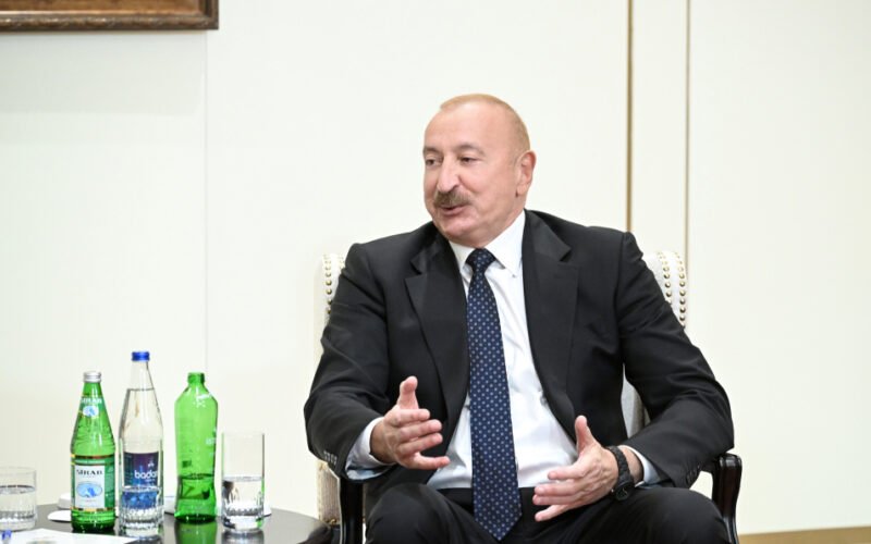 Azərbaycan Prezidenti İlham Əliyev və İran Prezidenti Məsud Pezeşkianın görüşü