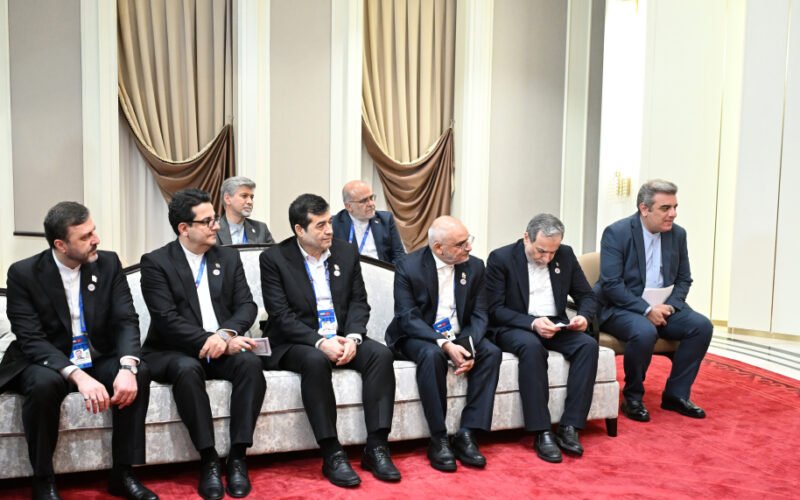 Azərbaycan Prezidenti İlham Əliyev və İran Prezidenti Məsud Pezeşkianın görüşü