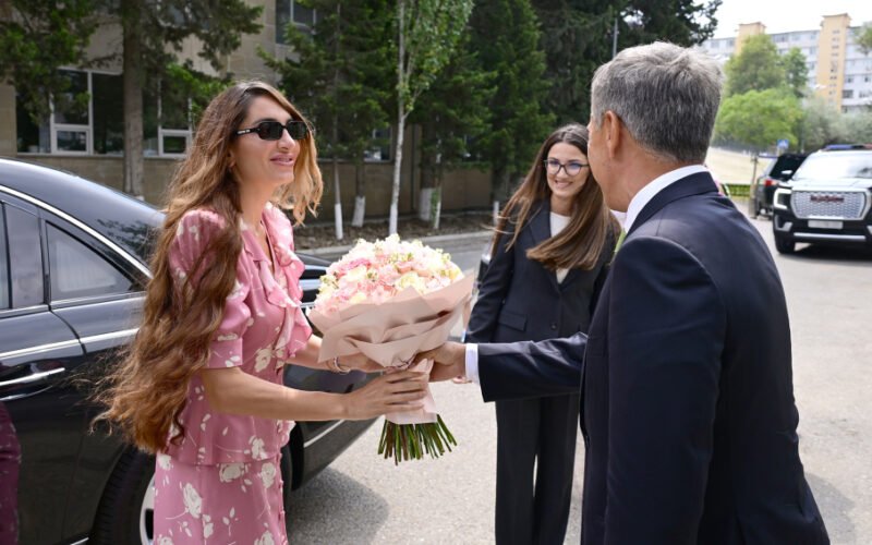 Mehriban Aliyeva and family members at the opening of Kindergarten No. 352