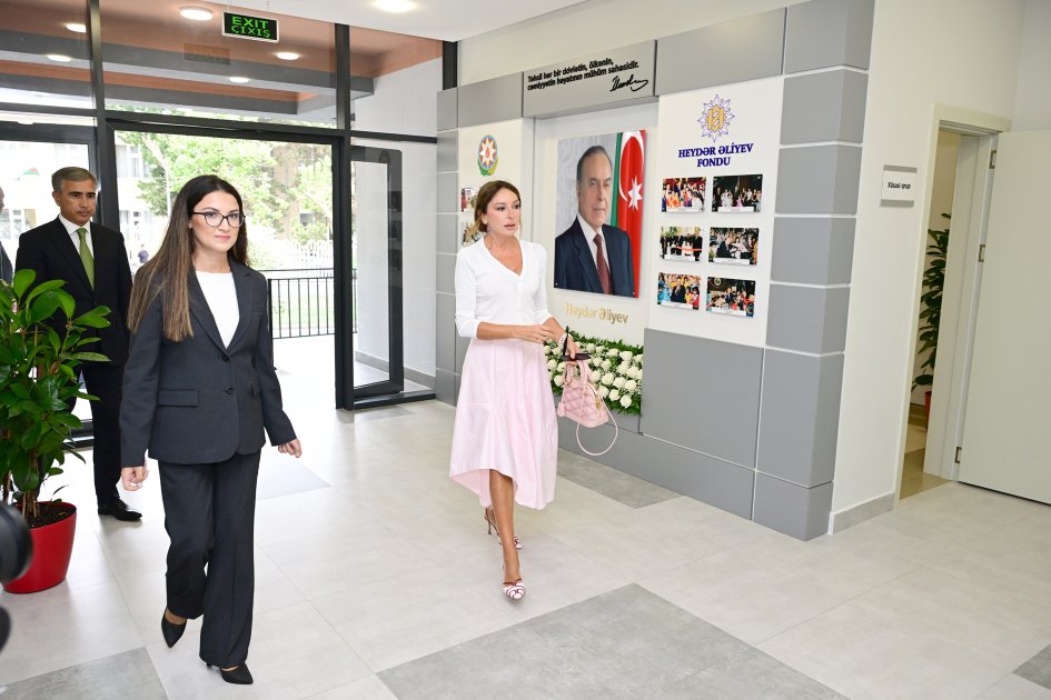 Mehriban Aliyeva and family members at the opening of Kindergarten No. 352