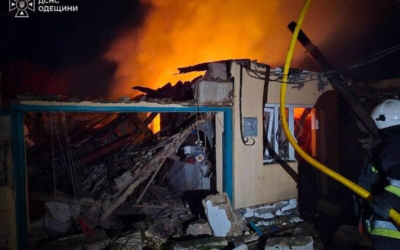 Спасатели ГСЧС Украины на месте ликвидации последствий ночного удара