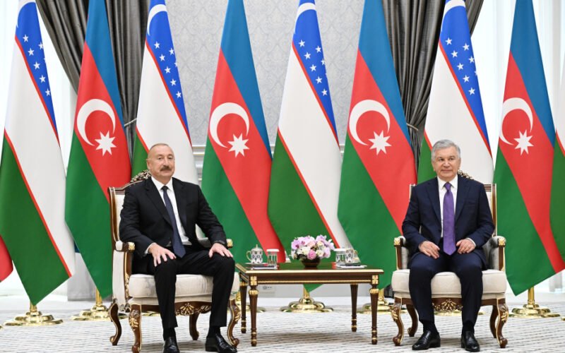 Ilham Aliyev and Shavkat Mirziyoyev hold one-on-one meeting