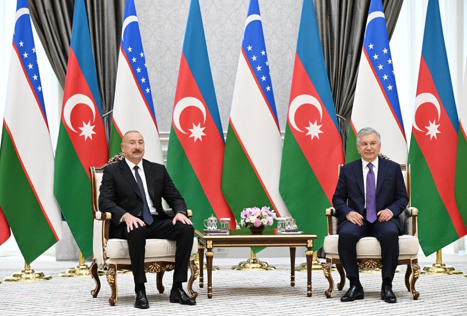 Azerbaijani President Ilham Aliyev and Uzbek President Shavkat Mirziyoyev during their meeting