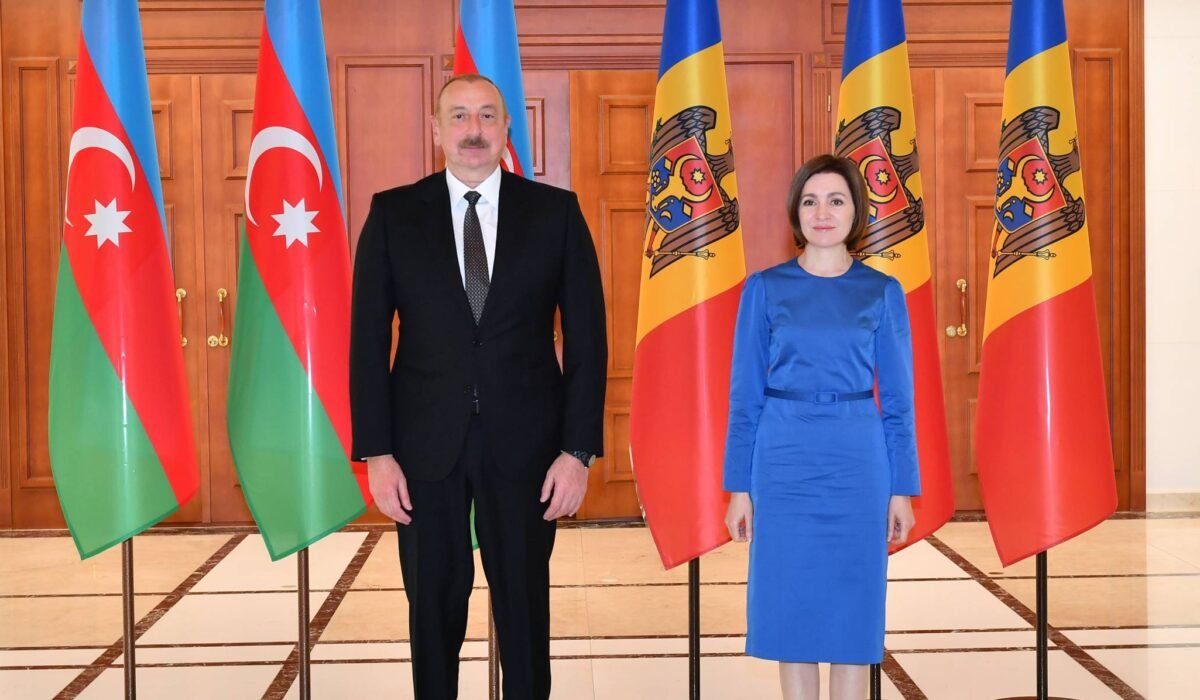 İlham Əliyev və Maya Sandu rəsmi görüşdə