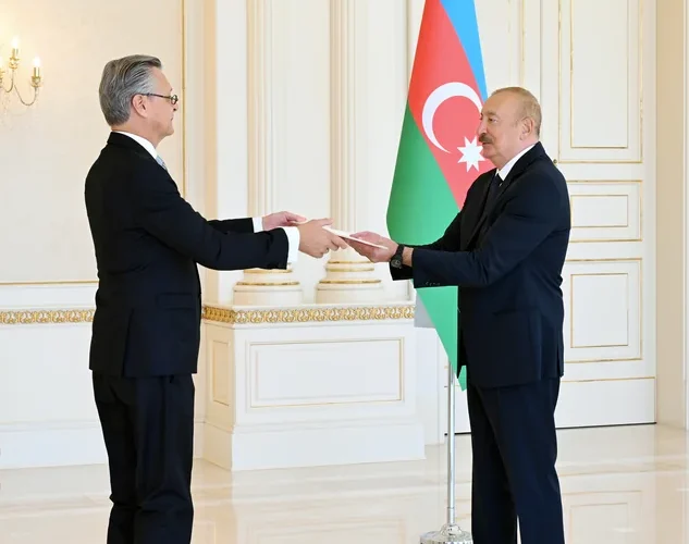 Президент Ильхам Алиев принимает верительные грамоты нового посла Германии Дирка Лёльке