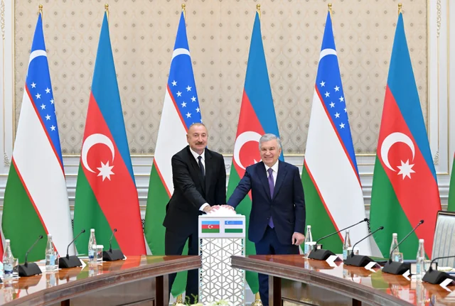 İlham Əliyev və Şavkat Mirziyoyev Özbəkistanda birgə layihələrin açılışını ediblər