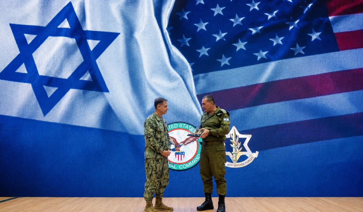 CENTCOM Chief Admiral Brad Cooper and IDF Chief of General Staff Lieutenant General Eyal Zamir