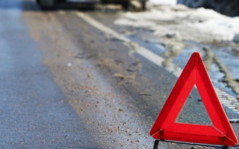 Ağdaşda ağır yol qəzası: Bir nəfər həlak olub
