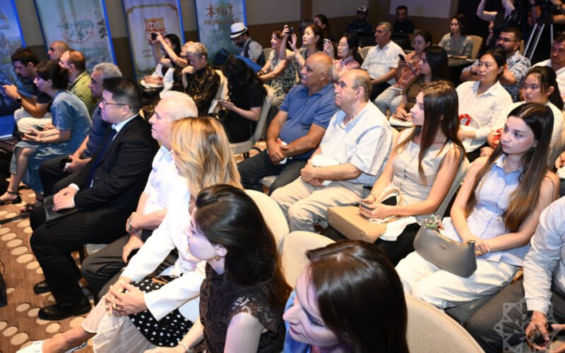 Documentary on China Screened in Baku