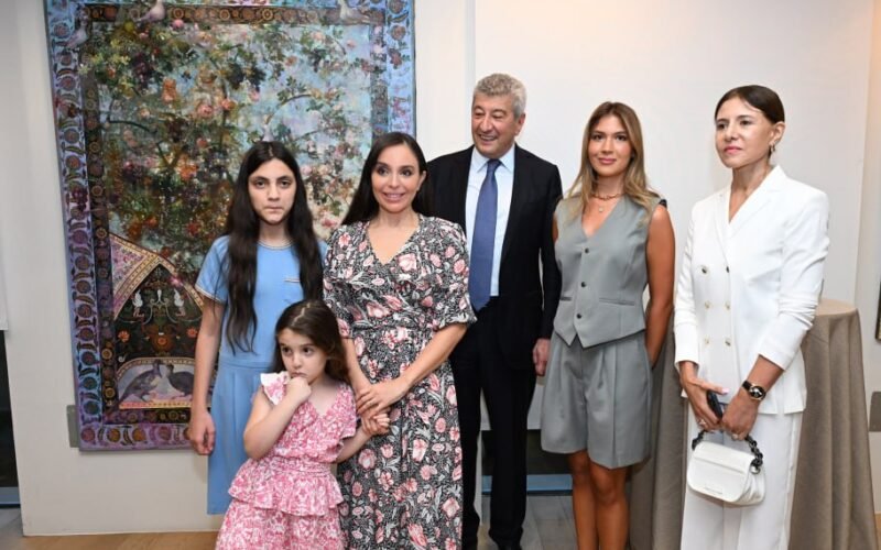 Церемония открытия выставки MAMA «Мать-природа» в Мадриде