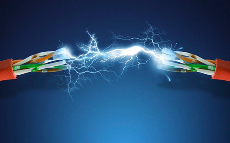 Bakıda usta evin damında elektrik cərəyanından ölüb
