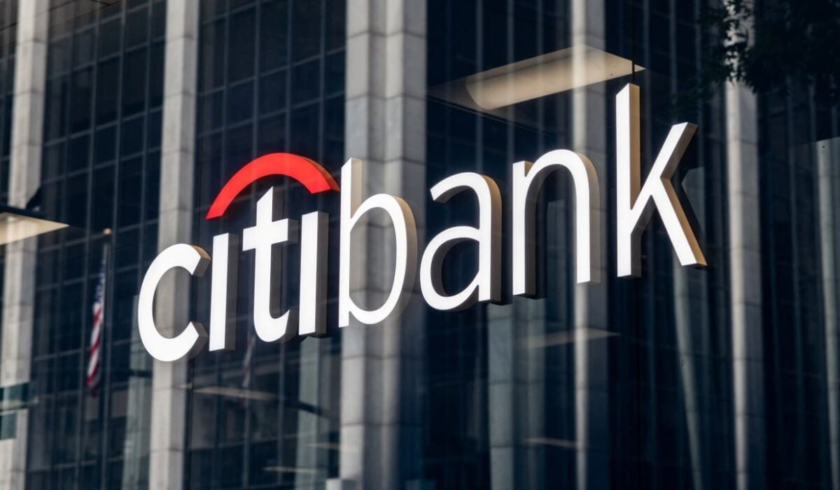 Логотип Citibank на отделении банка в Нью-Йорке