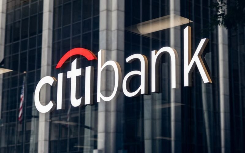 Məşhur bank Rusiyaya qarşı sanksiyaları pozduğuna görə cərimələnib
