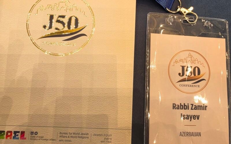 Замир Исаев выступает на конференции J50