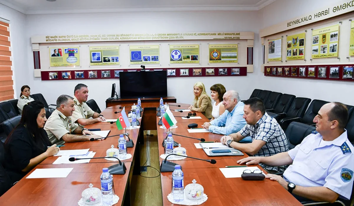 Representatives of the Ministries of Defense of Azerbaijan and Bulgaria at a working meeting