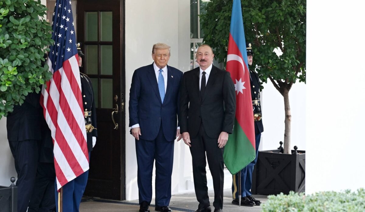 Donald Tramp və Azərbaycan-Ermənistan sülh prosesi ilə bağlı məqalənin müzakirəsi.