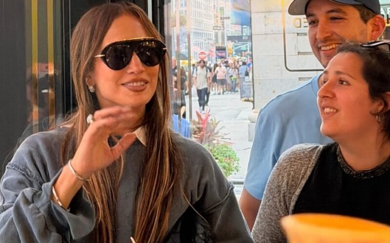 Cennifer Lopez Nyu-Yorkda İsrailin “Anita” kafesini ziyarət edib