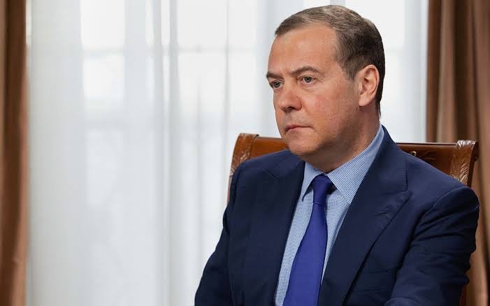 Dmitri Medvedyev rəsmi tədbirdə