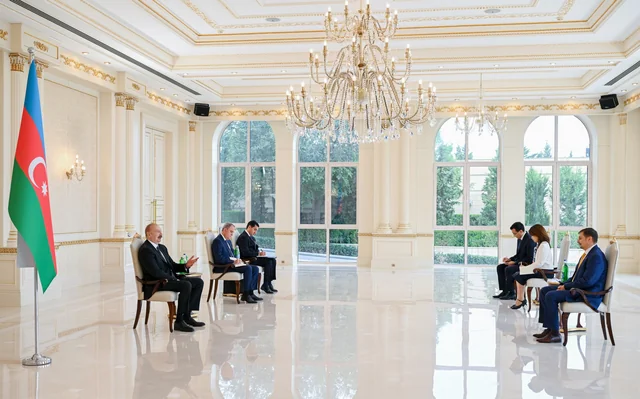 Президент Азербайджана Ильхам Алиев на встрече с Дмитрием Шлапаченко